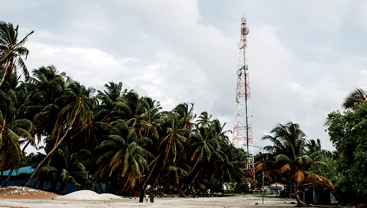 El acceso a comunicaciones móviles prácticamente alcanza a toda la población mundial (Foto de Maahid Photos - Pexels)