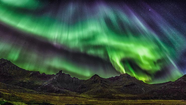 Los colores de las auroras boreales dependen del gas que se libera en la atmósfera (Foto de stein egil liland - Pexels).