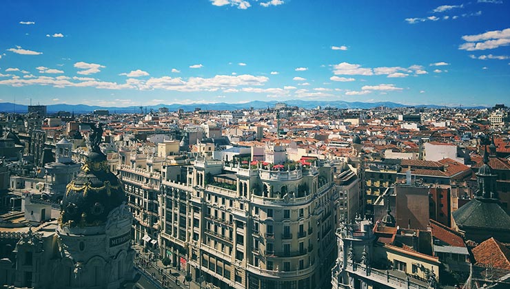 Madrid es una de las ciudades europeas con mayor mortalidad asociada con la contaminación del aire (Foto de Abhishek Verma - Pexels).