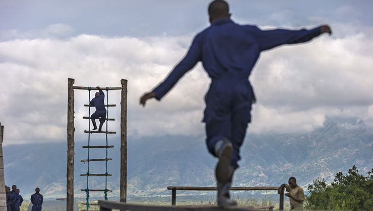 Los guardaparques reciben entrenamiento militar (Foto Parque Nacional Virunga).