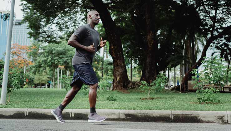 El running es un deporte muy popular en las ciudades (Foro de Ketub Subiyanto - Pexels).