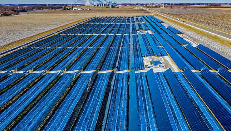 La producción de energía solar puede llevar este servicio a zonas carenciadas (Foto de Tom Fisk - Pexels).