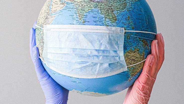 Los contagios descienden a nivel global pero hay varios países en el pico de la pandemia (Foto de Anna Shvets - Pexels).
