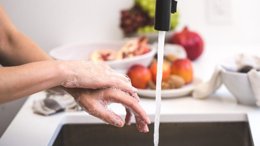 Cada gota cuenta: sigue estos consejos para ahorrar agua en casa