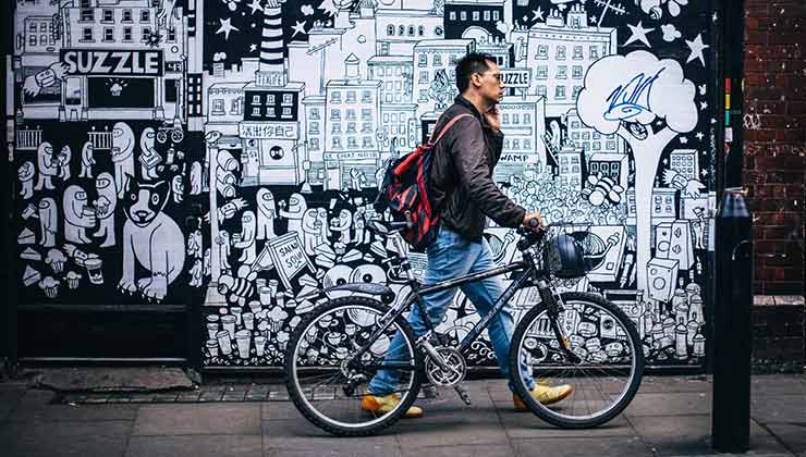 Para poder comprar una nueva bicicleta debes pensar qué uso le vas a dar (Foto de Clem Onojeghuo - Pexels).