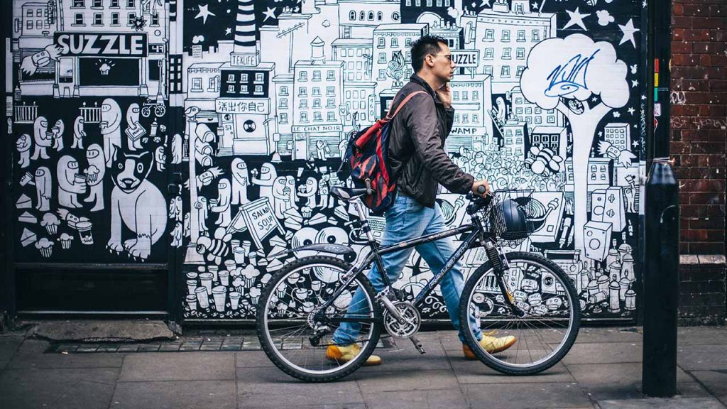 Para poder comprar una nueva bicicleta debes pensar qué uso le vas a dar (Foto de Clem Onojeghuo - Pexels).
