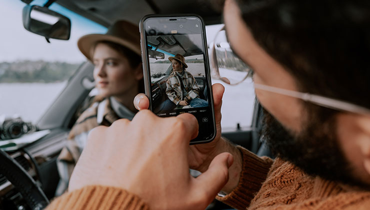 Controlar la configuración de tu cámara te permite tomar fotografías en cualquier condición de luz (Foto de cottonbro - Pexels).