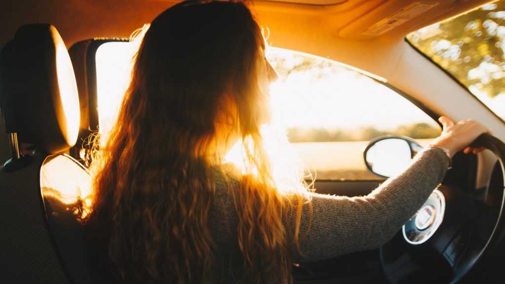 Cómo conducir para reducir la contaminación de tu automóvil