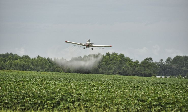 avion herbicida