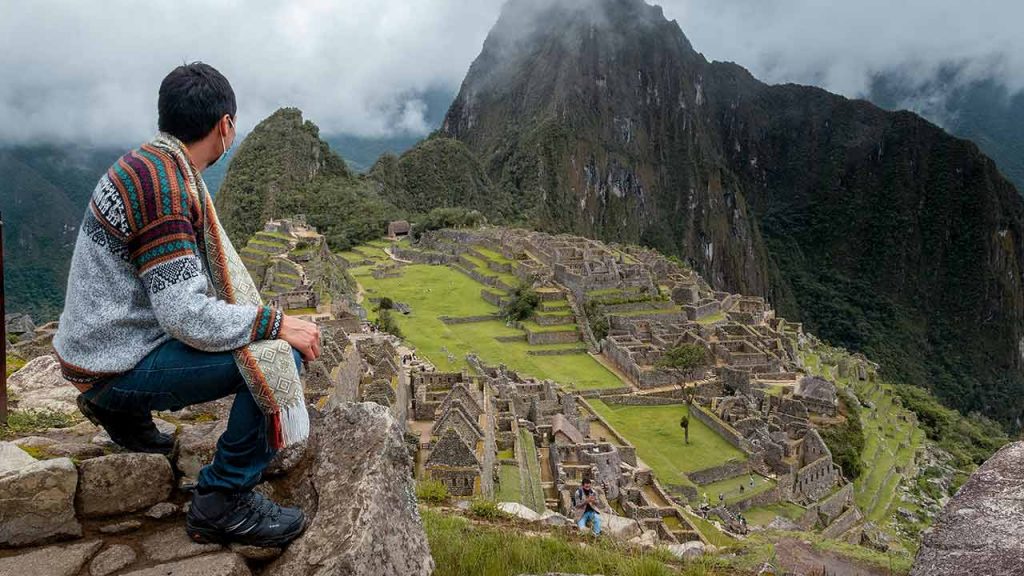 El trekking que te lleva al Machu Pichu es un viaje espiritual que a muchos les cambia la vida (Foto de Gilmer Díaz - Pexels).
