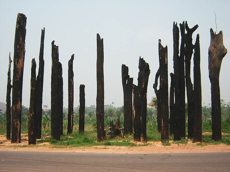 monumento en memoria de las víctimas de Eldorado