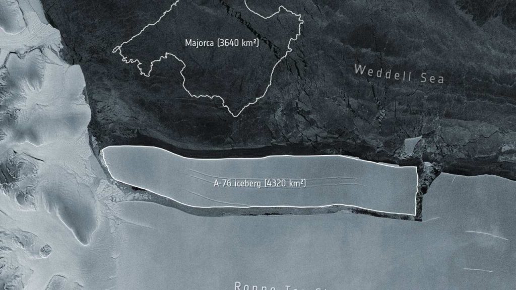 El iceberg más grande del mundo se separa de la Antártida