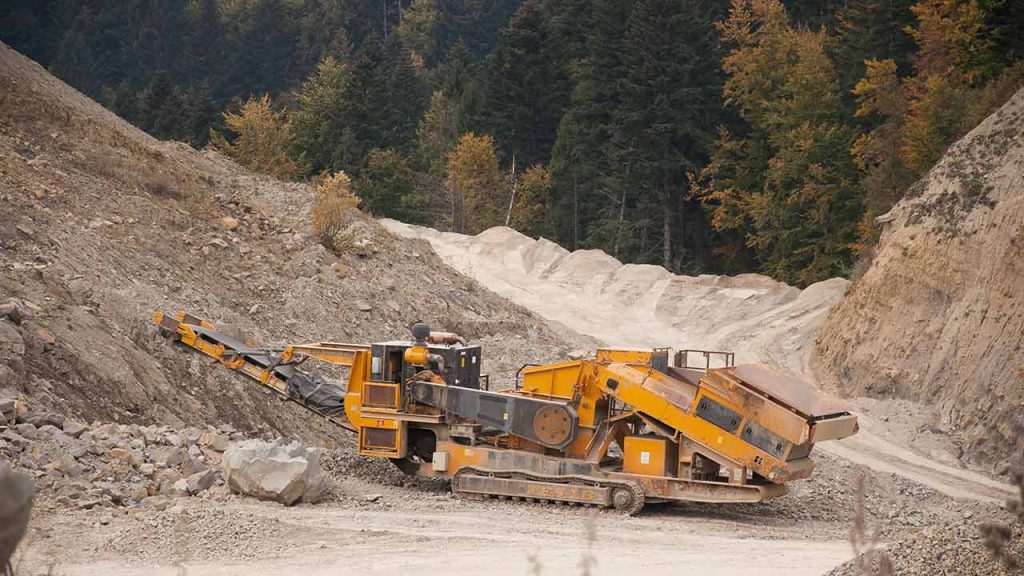 La extracción de minerales es elemental para la producción de energías limpias (Foto de Piotr Arnoldes - Pexels).