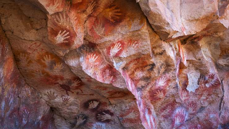 Cueva de las manos: un viaje al pasado desde la roca