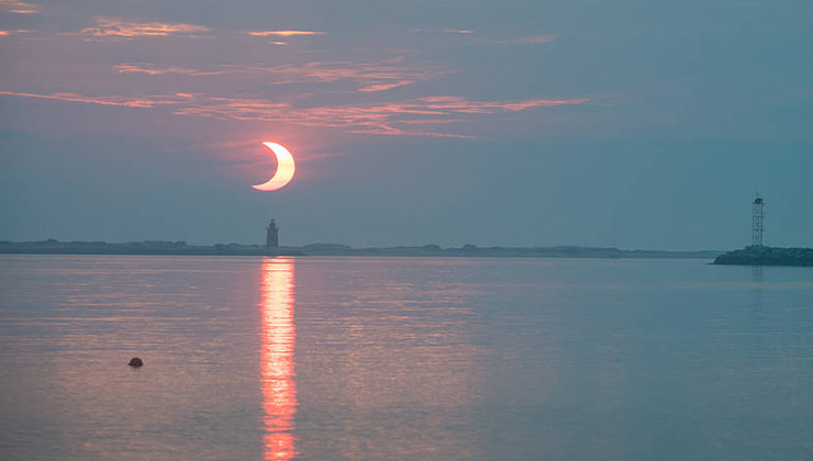 Un eclipse de sol se da cuando la luna se interpone entre el Sol y la Tierra (Foto: nasa.gov).